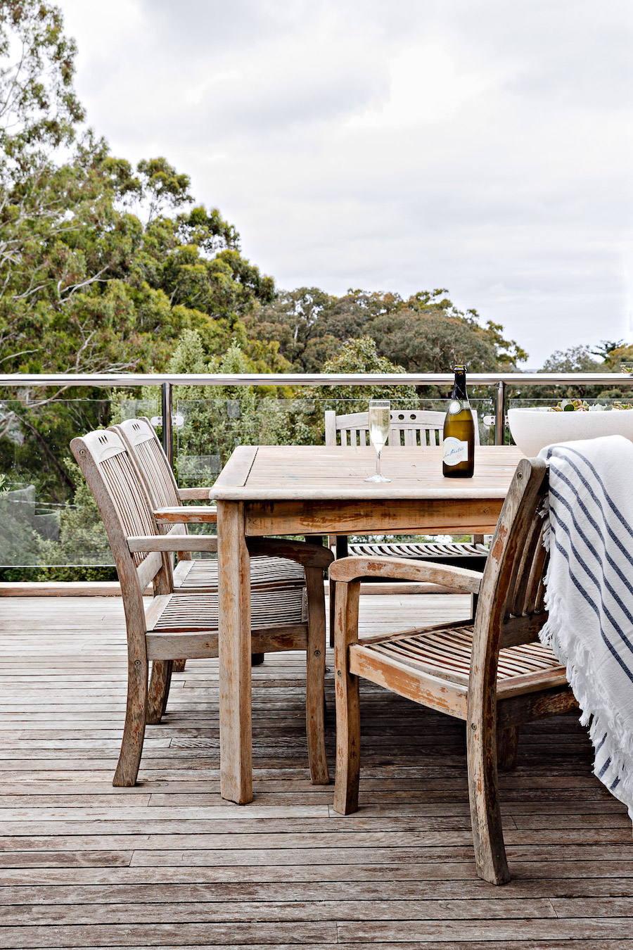 Ocean Blue Coastal Retreats - The Mariner | 4 Bossie Ct, Metung VIC 3904, Australia | Phone: (03) 9775 4015