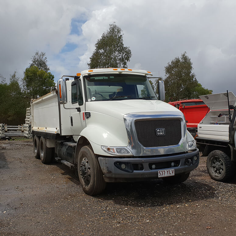 SEQ Earthmovers Plant Hire | 64 Tile St, Wacol QLD 4076, Australia | Phone: 0432 211 044