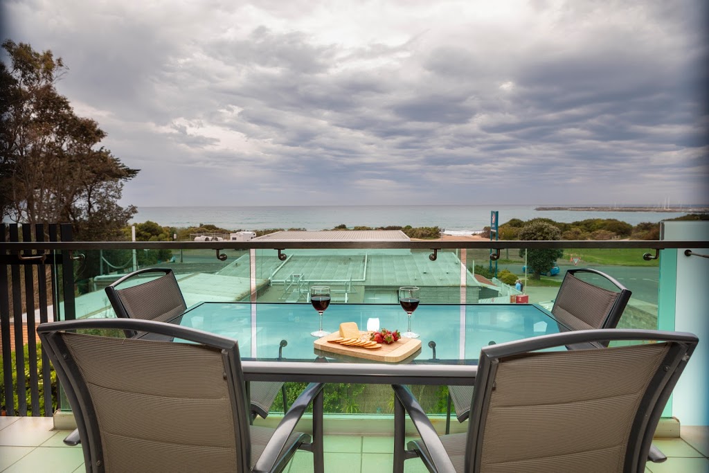 The Dolphin Apartments | lodging | 2 Thomson St, Apollo Bay VIC 3233, Australia | 0352372000 OR +61 3 5237 2000
