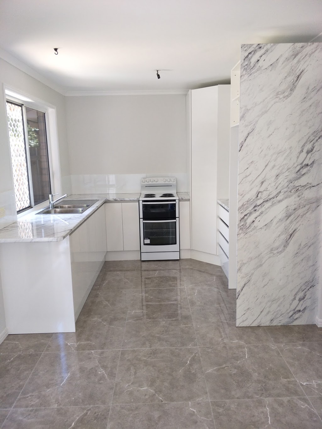 In2 Bathrooms | 1 Wirra St, Shailer Park QLD 4128, Australia | Phone: 0405 711 775