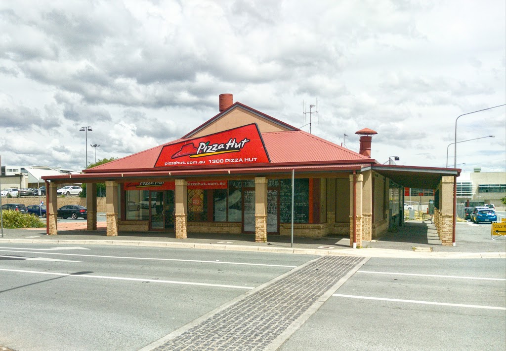 Pizza Hut Gungahlin | 4/26 Ernest Cavanagh St, Canberra ACT 2912, Australia | Phone: 1300 749 924