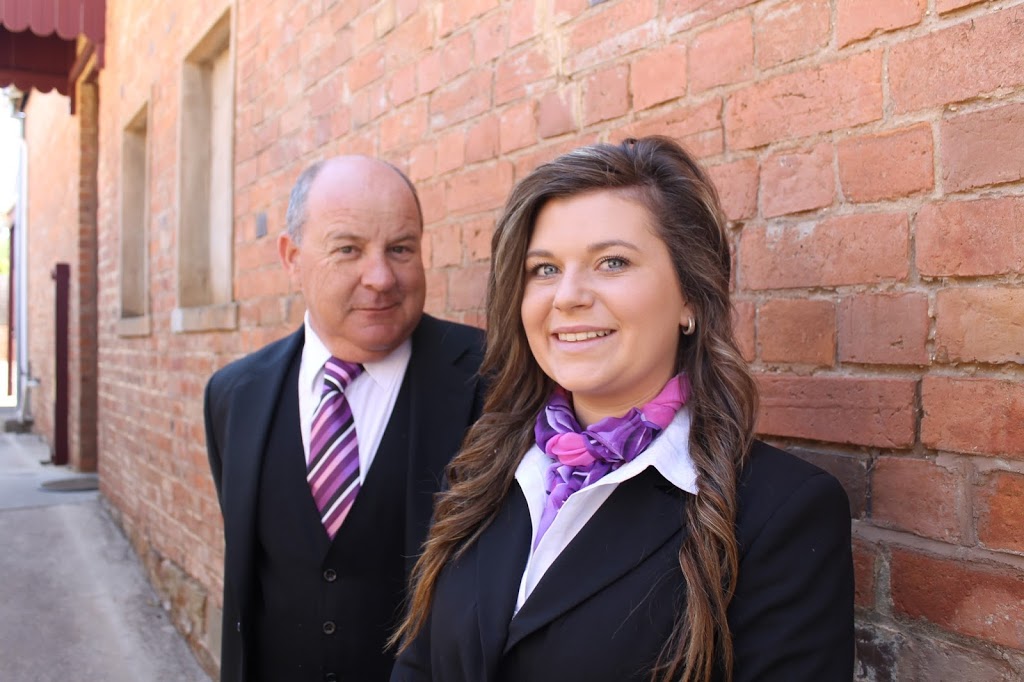 Thompson Family Funerals | 123 Mostyn St, Castlemaine VIC 3450, Australia | Phone: (03) 5472 2202