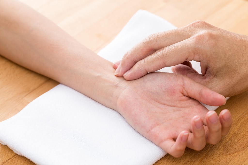 QI feet acupuncture & Massage clinic | health | 1/108 Railway St, Corrimal NSW 2518, Australia | 0242850871 OR +61 2 4285 0871