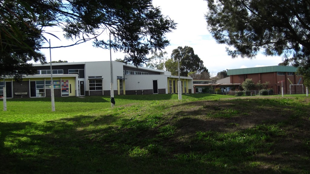 Findon Primary School | school | Findon Primary School, 5 Cuthbert Dr, Mill Park VIC 3082, Australia | 0394041362 OR +61 3 9404 1362