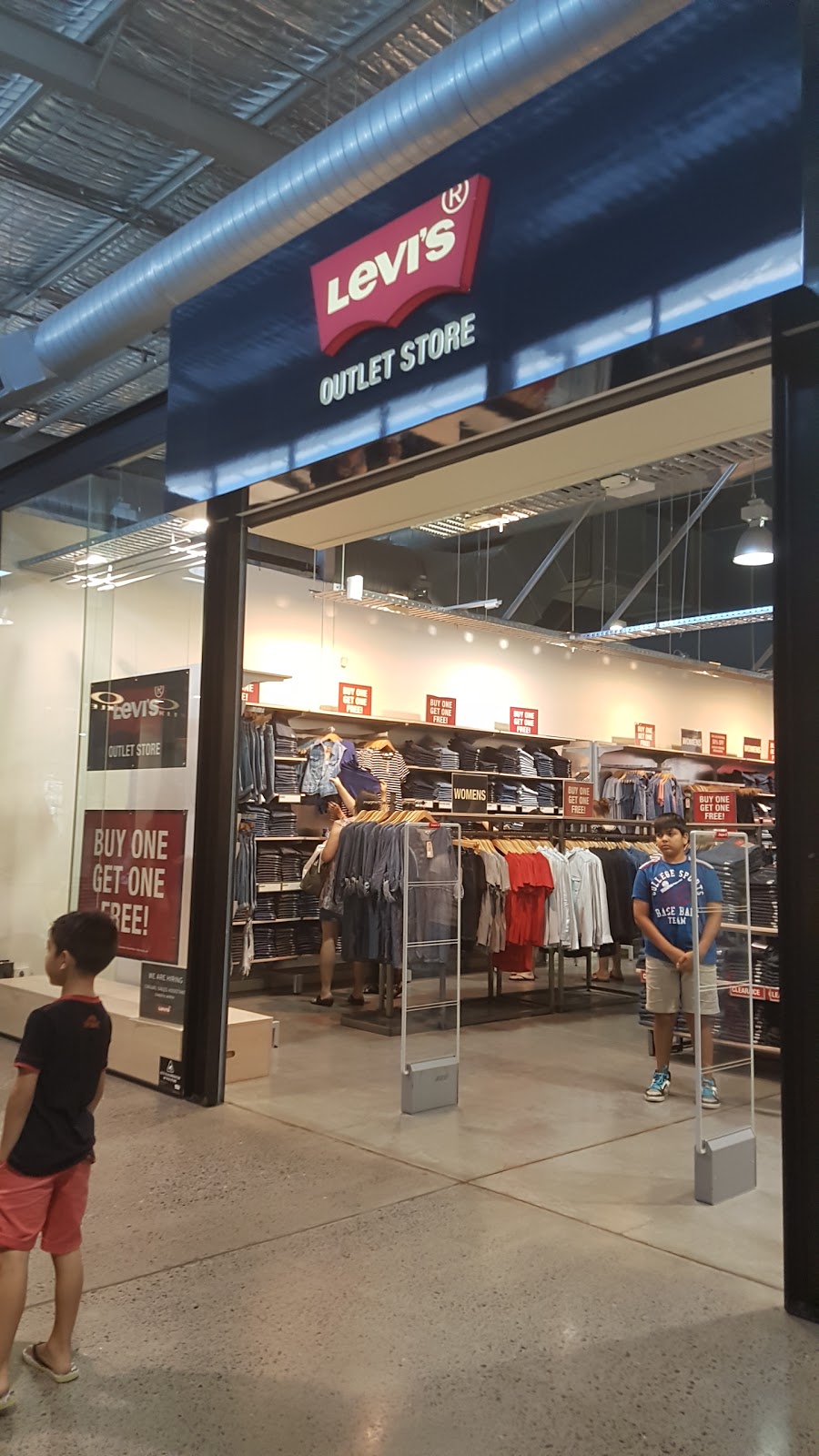 Levis® Outlet Store - Brisbane | clothing store | DFO Brisbane, 1 Airport Dr, Brisbane Airport QLD 4008, Australia | 0731152780 OR +61 7 3115 2780