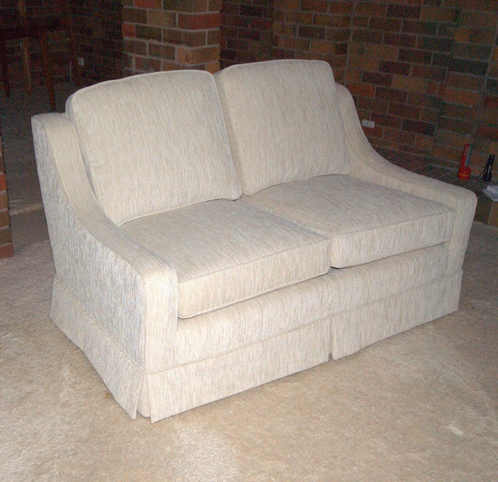 E&M WRIGHT UPHOLSTERY | furniture store | 16 Beldarry Ct, Mount Martha VIC 3934, Australia | 0359753102 OR +61 3 5975 3102