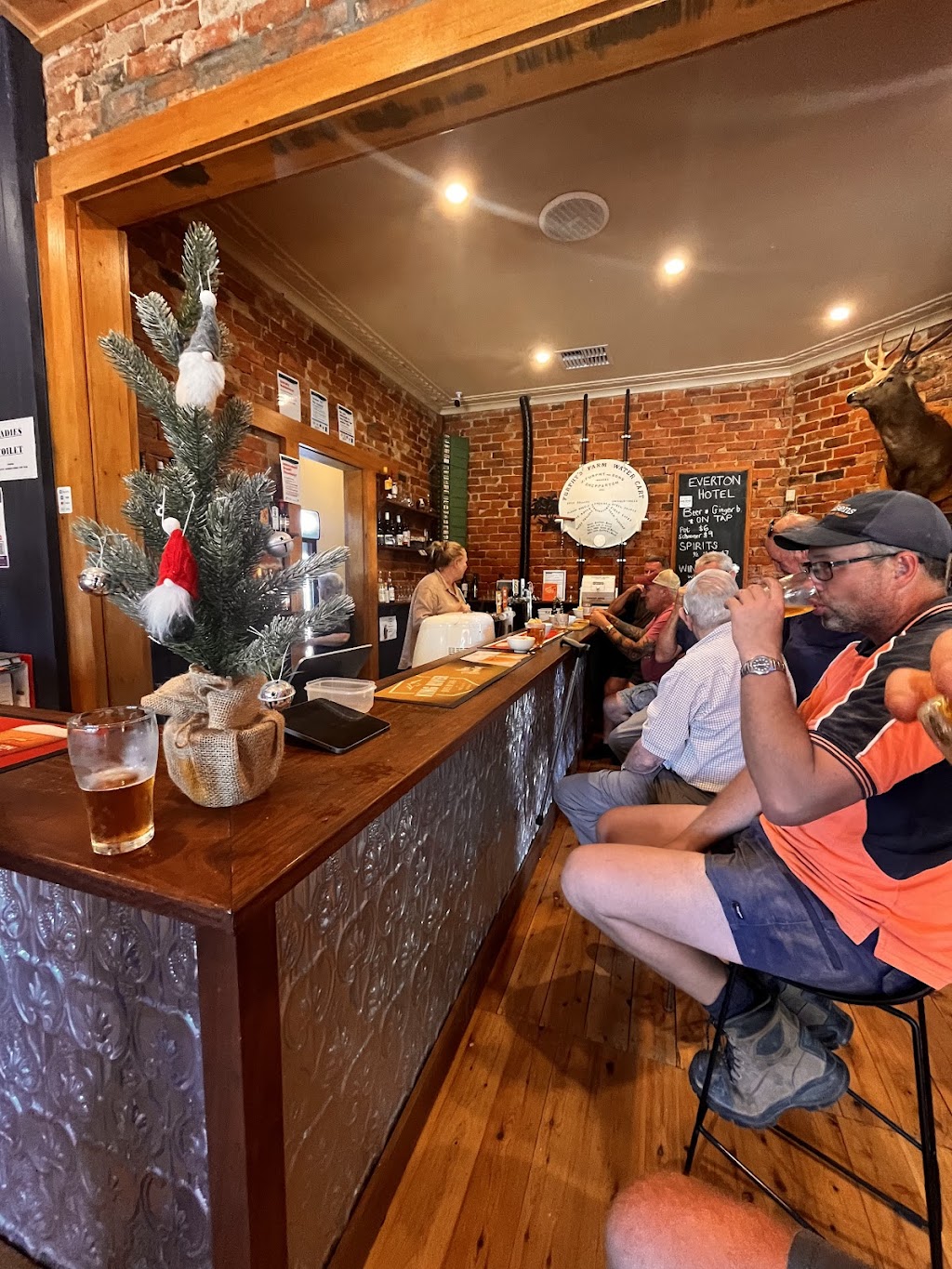 Everton Hotel | Everton Hotel, 2125 Great Alpine Rd, Everton VIC 3678, Australia | Phone: 0418 550 000 Everton Hotel | Everton Hotel, 2125 Great Alpine Rd, Everton VIC 3678, Australia | Phone: 0418 550 000