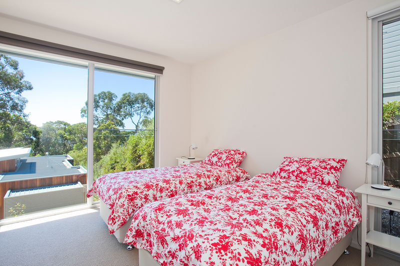 STIRLING RISE | lodging | 34A Charles St, Lorne VIC 3232, Australia | 0352894233 OR +61 3 5289 4233