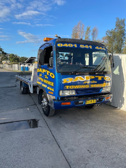 Dapto 24 HR Towing Service | Shed 8/9-11 W Dapto Rd, Kembla Grange NSW 2526, Australia | Phone: 0401 541 444