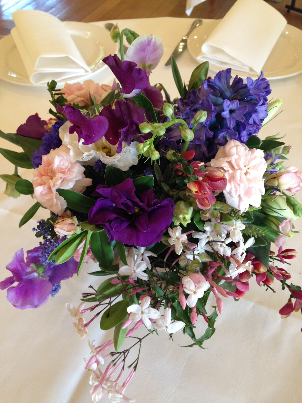 Wombat Hill Nursery & Florist | florist | 28 Raglan St, Daylesford VIC 3460, Australia | 0353481439 OR +61 3 5348 1439