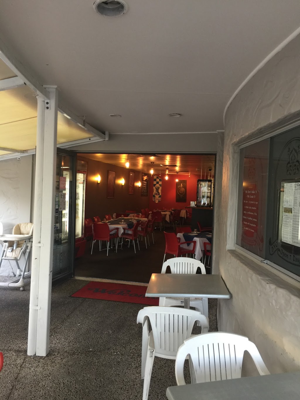 Camelot Gourmet Pizza | Bronberg Plaza, 12B/138-162 Slayter Avenue, Benowa QLD 4217, Australia | Phone: (07) 5597 6012