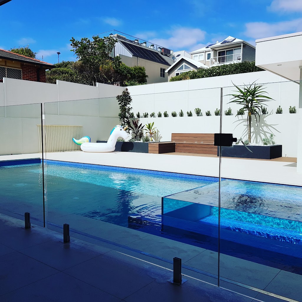Window Cleaning Newcastle | 41a Auklet Rd, Mount Hutton NSW 2290, Australia | Phone: 0490 377 600