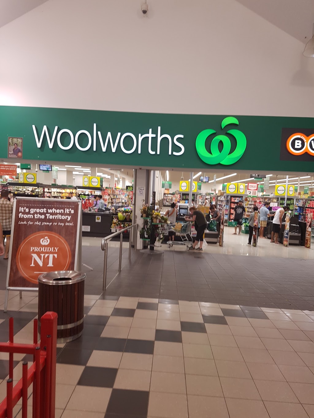 Woolworths Karama | supermarket | 37 Kalymnos Dr, Karama NT 0812, Australia | 0889959320 OR +61 8 8995 9320