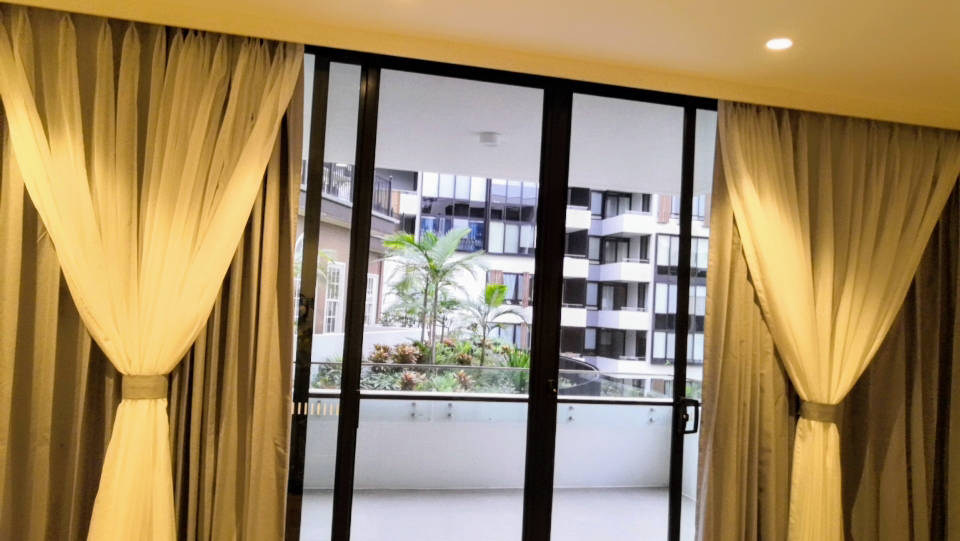 Simply Fine Curtains & Blinds | 6 Boorea Wy, Villawood NSW 2163, Australia | Phone: 0425 572 200