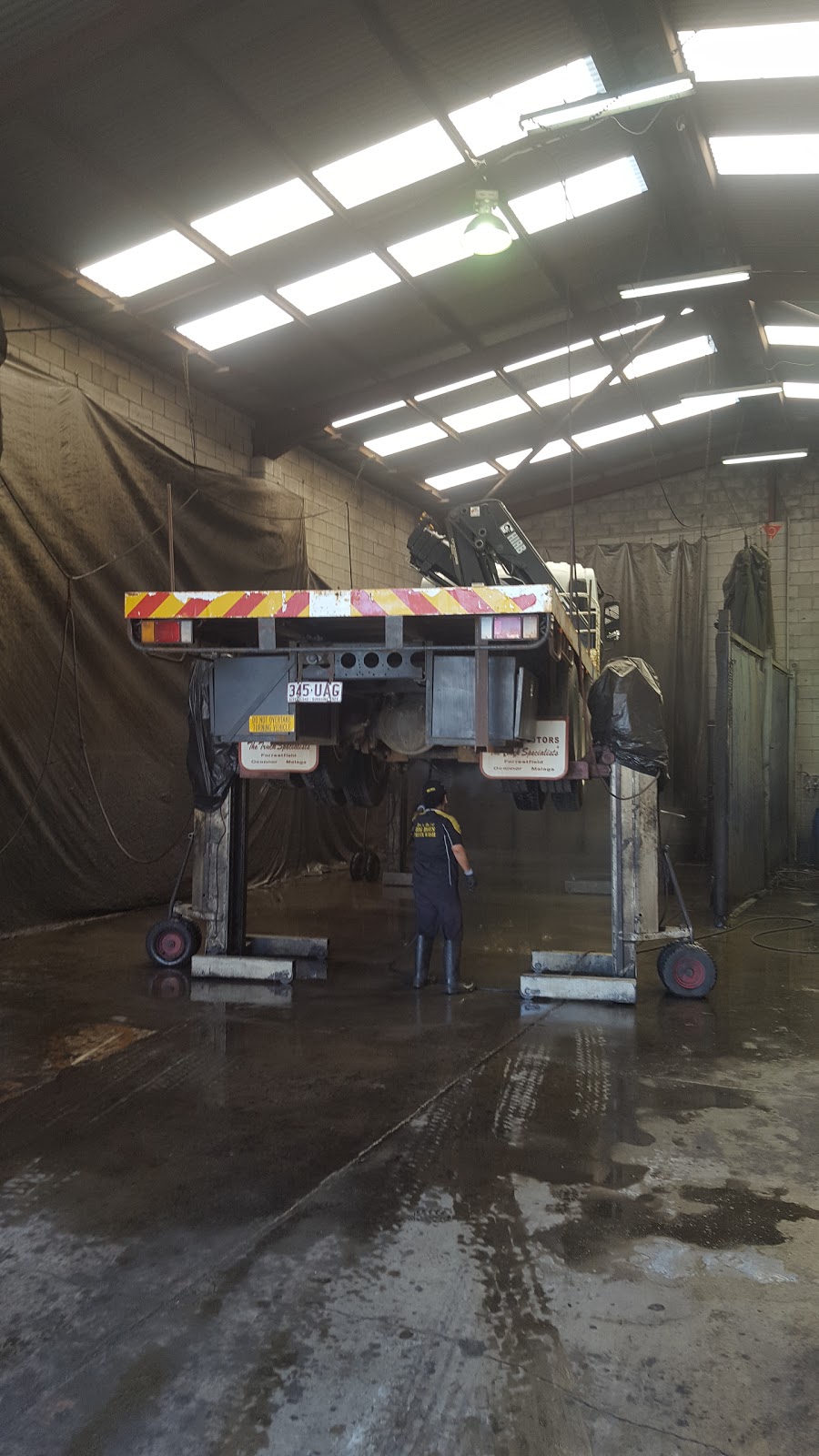 Big Boys Truckwash Australia | car wash | 1463A Ipswich Rd, Rocklea QLD 4106, Australia | 0732753059 OR +61 7 3275 3059