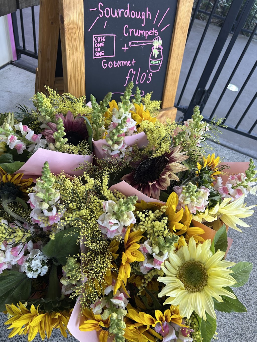 Little Miss Bloom Farm | 40 Piggotts Rd, Guanaba QLD 4210, Australia | Phone: 0402 412 240