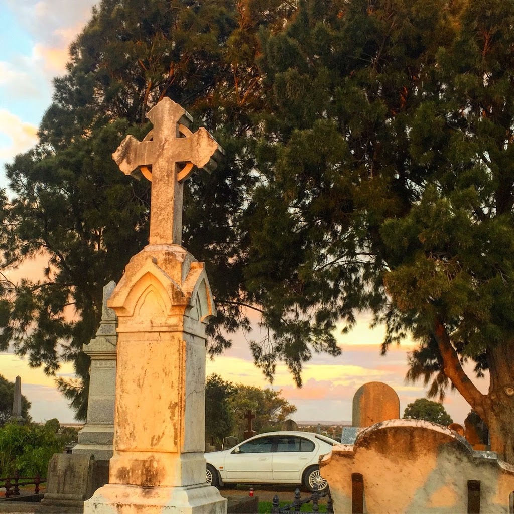 Geelong Cemeteries Trust | 127-189 Ormond Rd, East Geelong VIC 3219, Australia | Phone: (03) 5249 3939