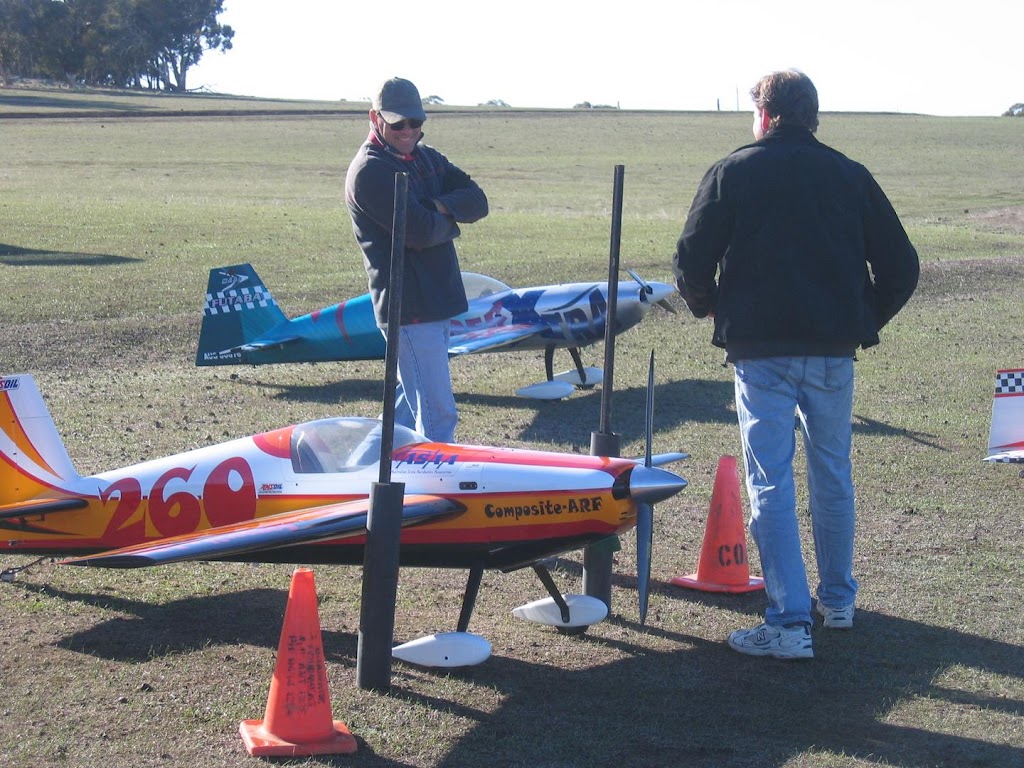 Fox-Field, Model aircraft flying area | Burlong WA 6401, Australia | Phone: 0402 906 345