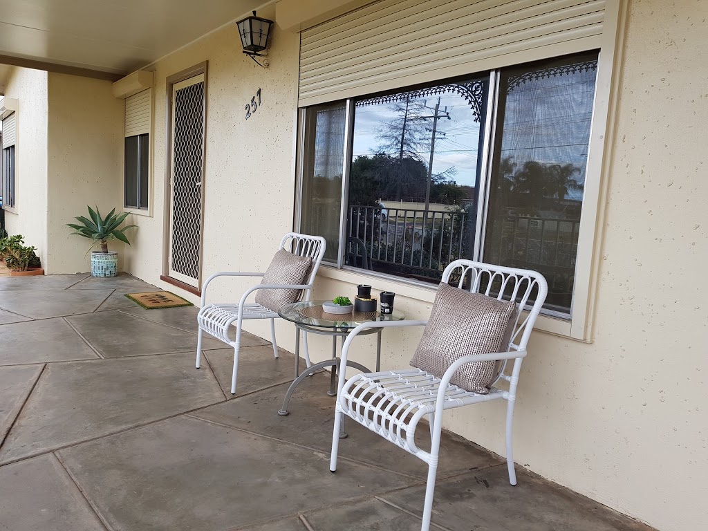 City Holiday Home Mildura | lodging | 257 San Mateo Ave, Mildura VIC 3500, Australia | 0447809727 OR +61 447 809 727