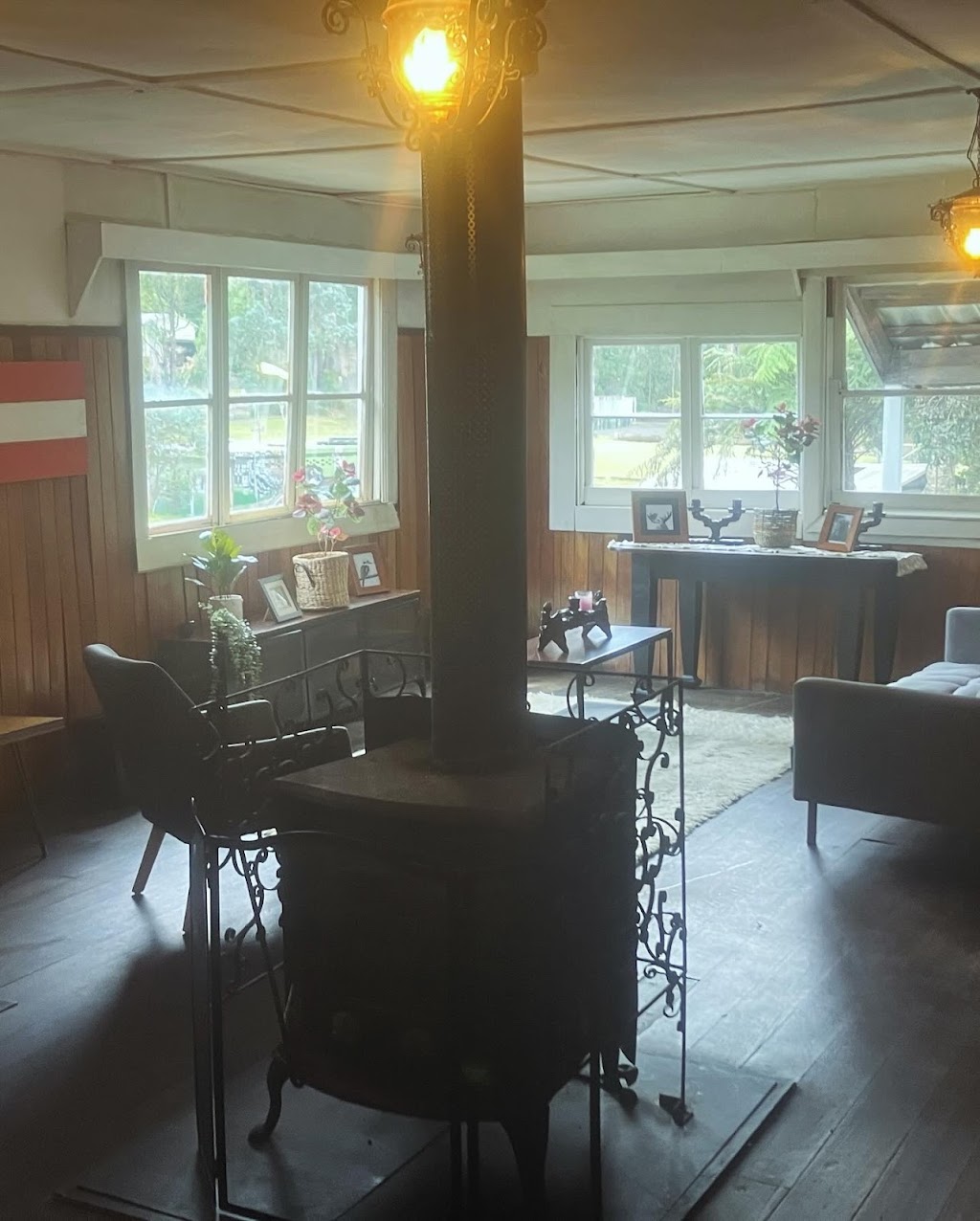 Tanjil lodge | 3518 Mt Baw Baw Tourist Rd, Tanjil Bren VIC 3833, Australia | Phone: 0427 944 968