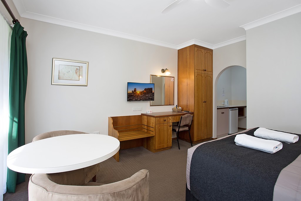 Manifold Motor Inn | lodging | 295 Manifold St, Camperdown VIC 3260, Australia | 1800816915 OR +61 1800 816 915