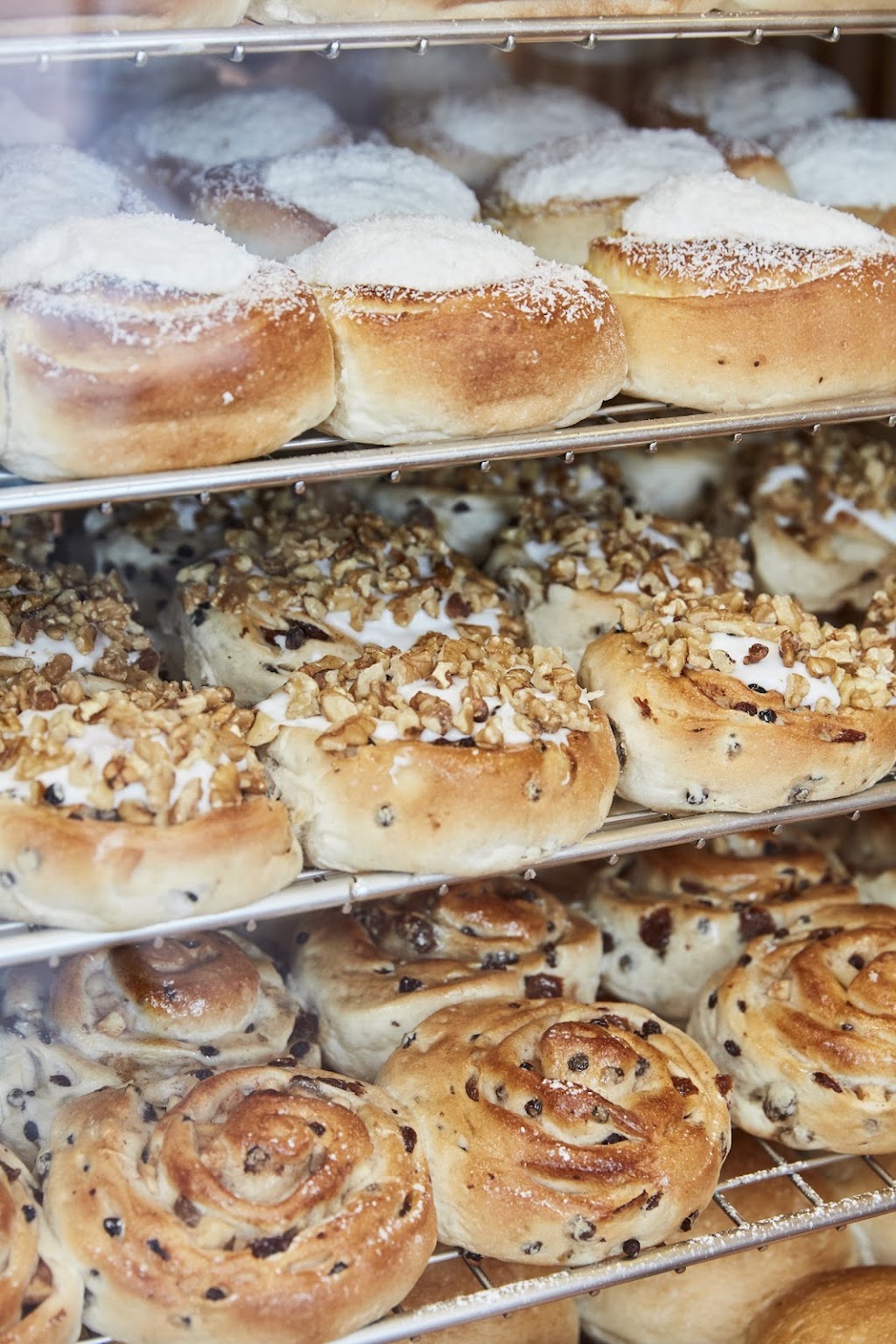 Bakers Delight Calderwood | Shop T19/25 Escarpment Dr, Calderwood NSW 2527, Australia | Phone: (03) 9811 6188