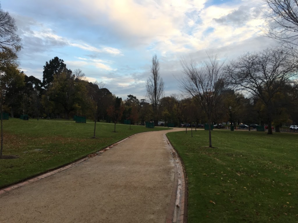 Linlithgow Lawn | park | Melbourne VIC 3004, Australia | 0396589658 OR +61 3 9658 9658
