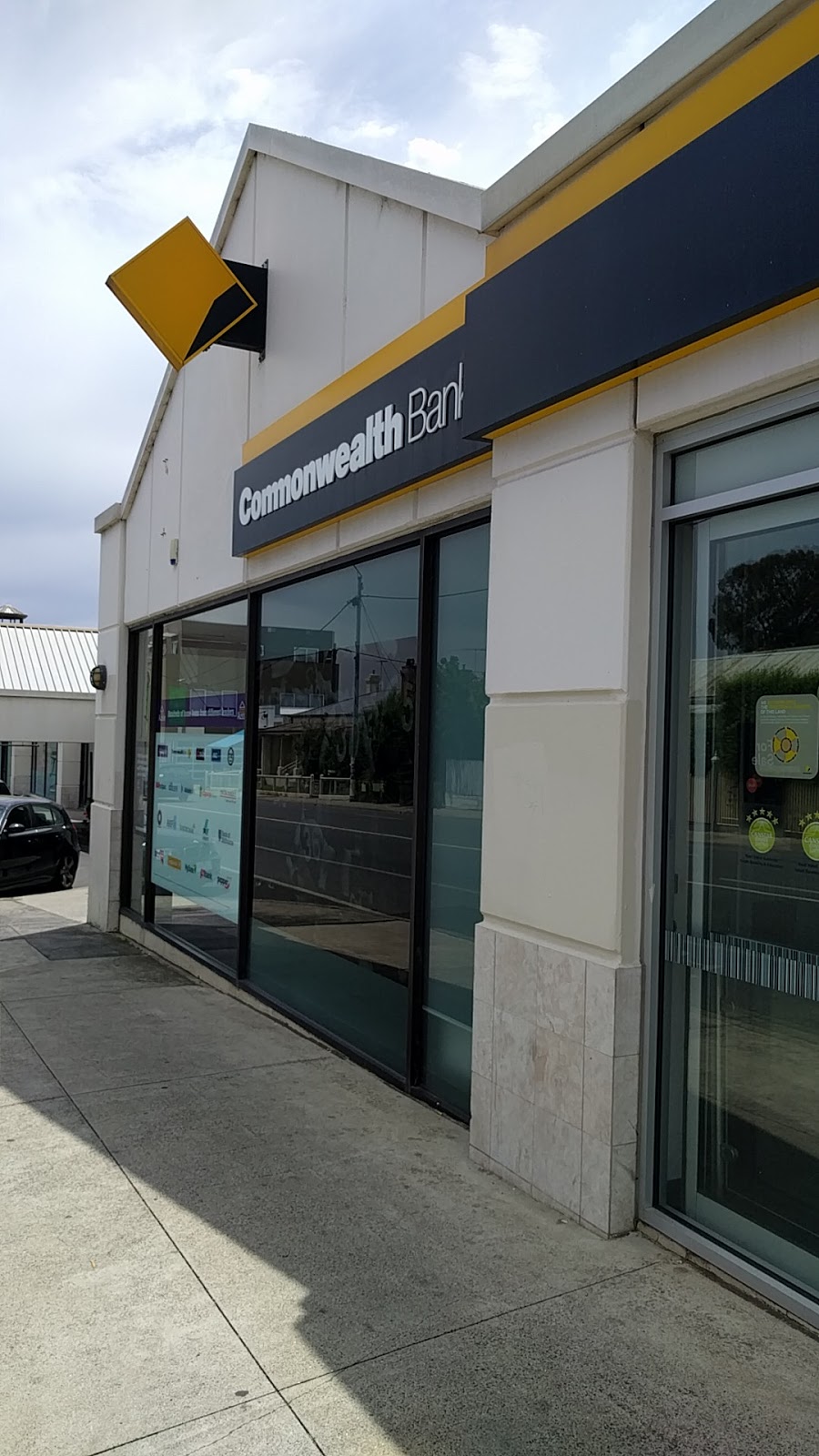 Commonwealth Bank (Separation ST Shop 15) Opening Hours