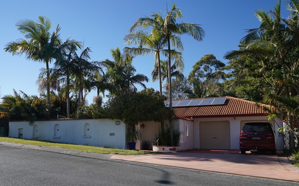 Villa De Santa Rosa | lodging | 97 Shara Blvd, Ocean Shores NSW 2483, Australia | 0266805414 OR +61 2 6680 5414