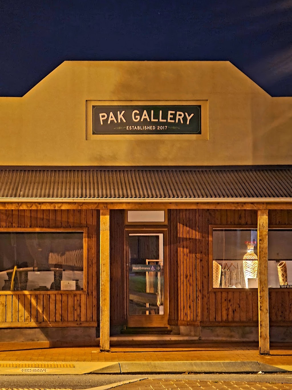 Pak Foods Pty Ltd | restaurant | 125 Cowabbie St, Coolamon NSW 2701, Australia | 0492893426 OR +61 492 893 426