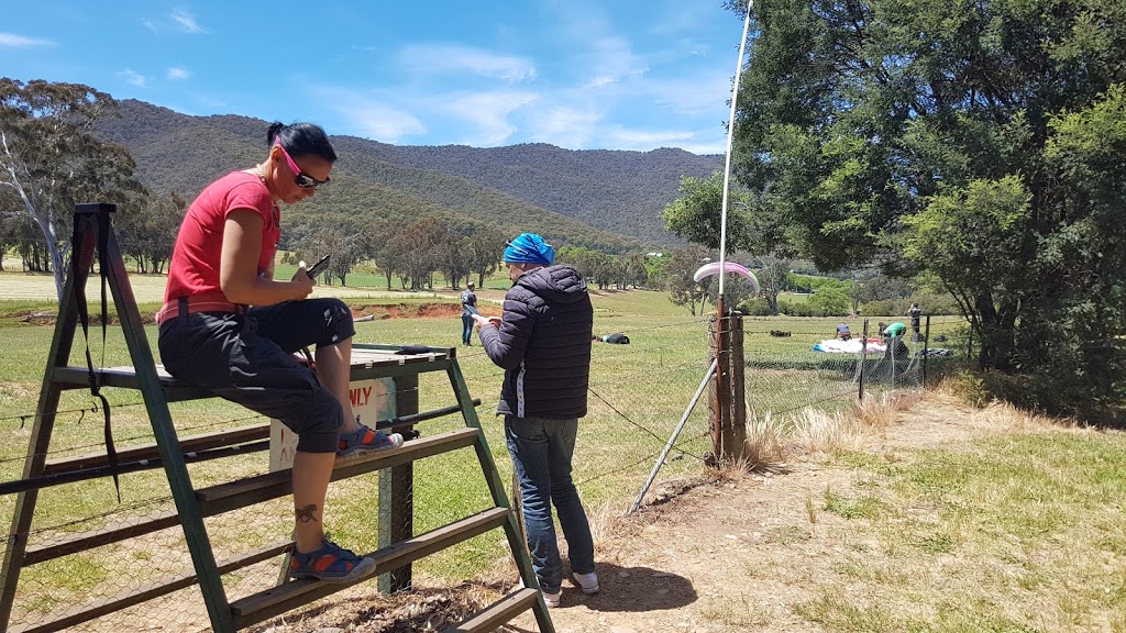 Alpine Paragliding Bright | Morses Creek Rd, Bright VIC 3741, Australia | Phone: 0428 352 048