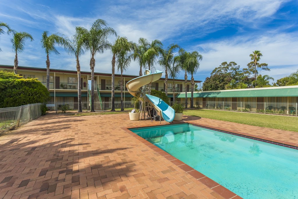 Motel Riverina | lodging | 1 Yanco Ave, Leeton NSW 2705, Australia | 0269532955 OR +61 2 6953 2955