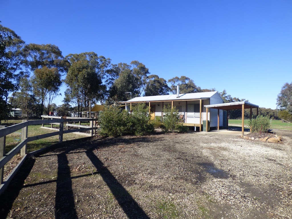 Accommodation-Barnawartha-Dalkeith Cabin | lodging | 93 Williams Rd, Barnawartha VIC 3688, Australia | 0429351149 OR +61 429 351 149