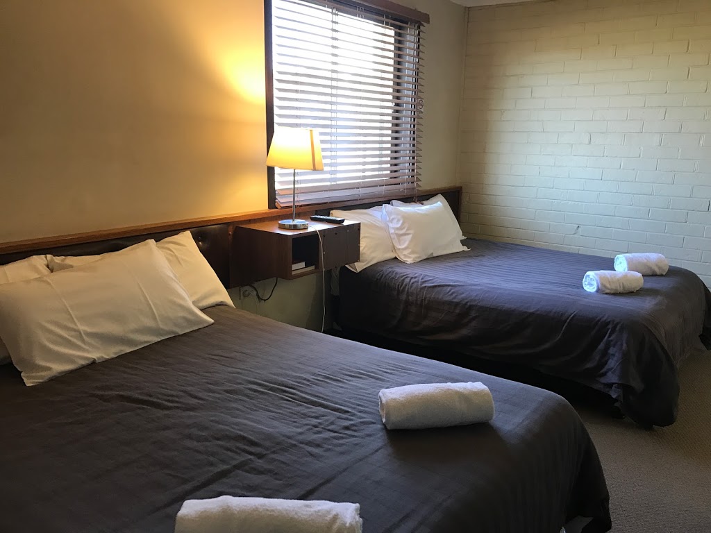Red Steer Hotel Motel | lodging | 6 Old Bomen Rd, Cartwrights Hill NSW 2650, Australia | 0269211344 OR +61 2 6921 1344