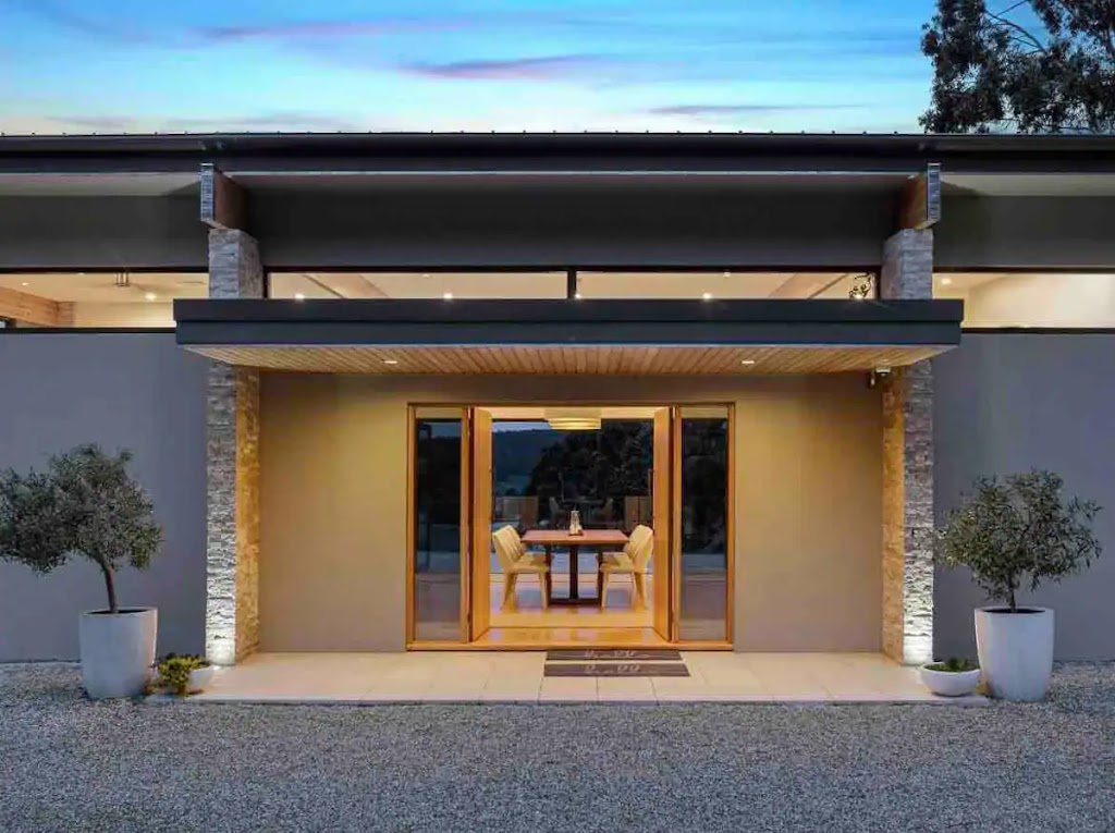 Alto Franklin: Luxury stay | 17 Heriots Rise, Franklin TAS 7113, Australia | Phone: 0418 342 511
