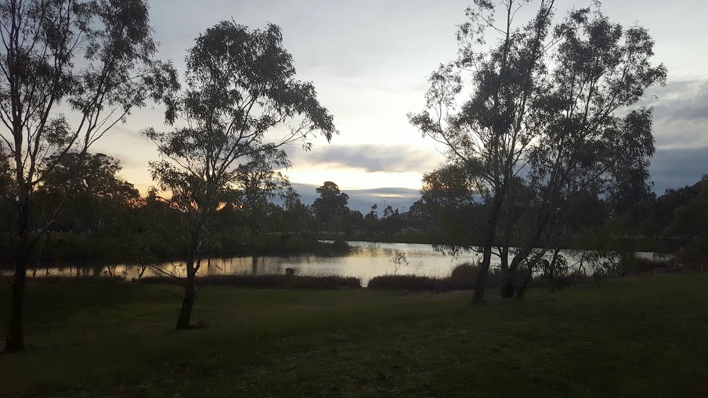 Hendersons Creek Wetlands | park | 2C The Lakes Blvd, South Morang VIC 3752, Australia | 0394010539 OR +61 3 9401 0539