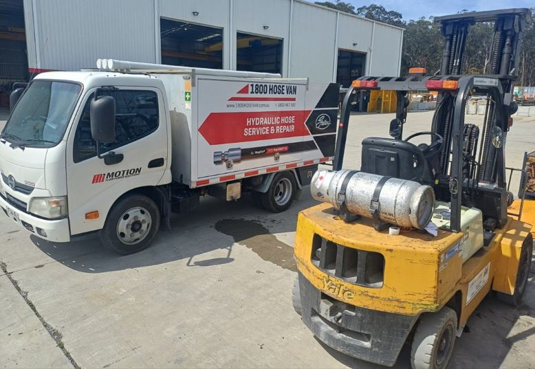 Central Coast - 1800 Hose Van | 3 Lake Rd, Tuggerah NSW 2259, Australia | Phone: 0490 939 560