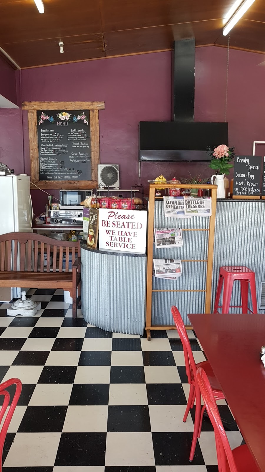 Bus Stop Cafe | cafe | 14 Smith St, Kempsey NSW 2440, Australia | 0265624954 OR +61 2 6562 4954