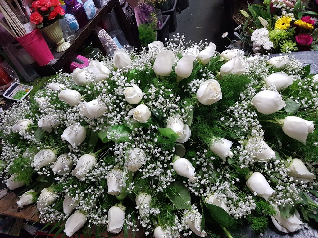 Flowers & Gifts | florist | 2/72-74 King St, Warrawong NSW 2502, Australia | 0242740500 OR +61 2 4274 0500