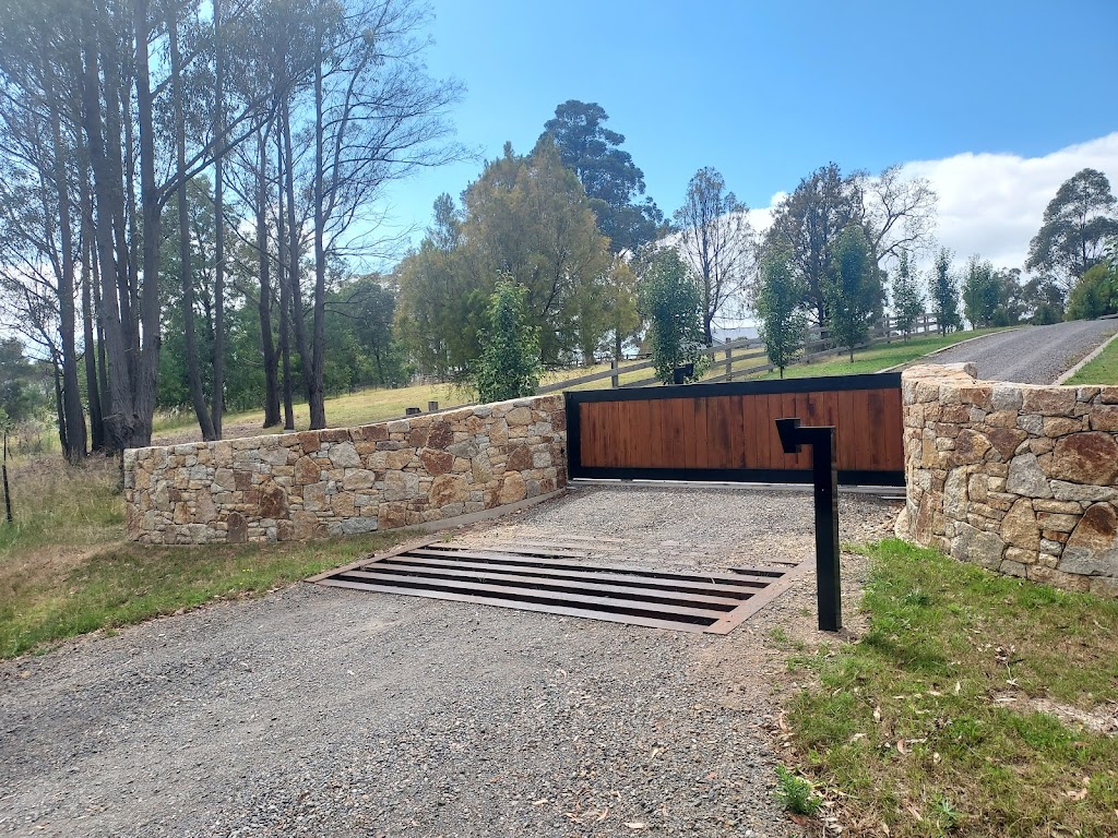 cape landscapes | 168 Kennedys Ln, Ewingsdale NSW 2481, Australia | Phone: 0472 595 688