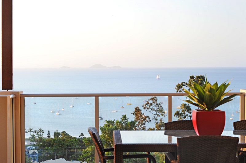 Whitsunday Reflections | 25 Horizons Way, Airlie Beach QLD 4802, Australia | Phone: (07) 4948 6600