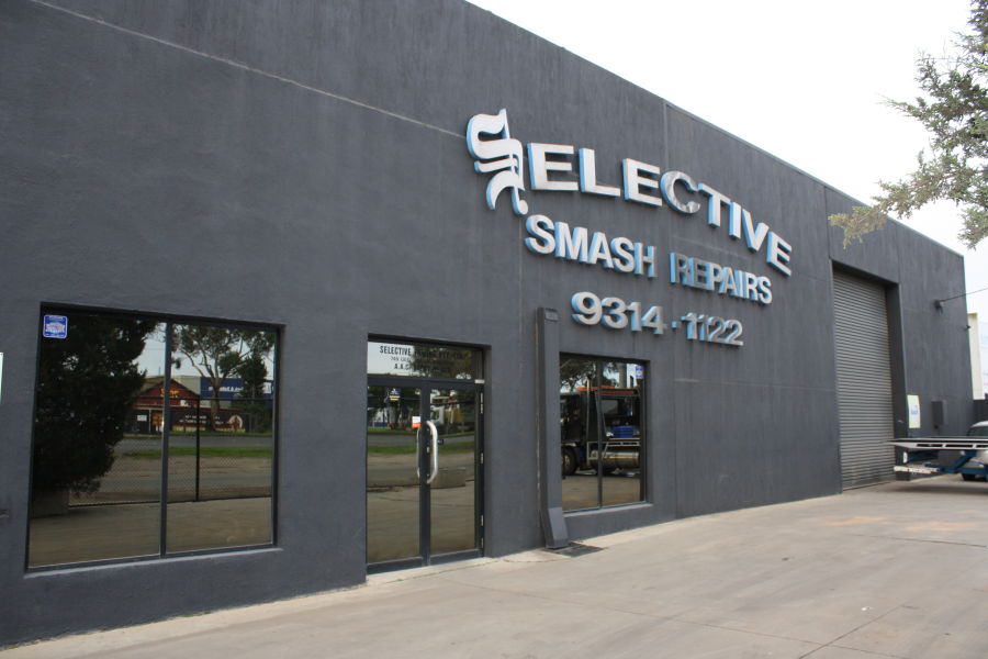 Selective Smash Repairs | car repair | 749 Geelong Rd, Brooklyn VIC 3012, Australia | 0393141122 OR +61 3 9314 1122