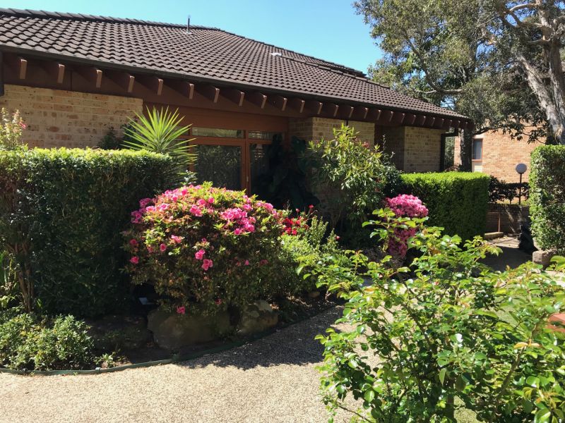 Decked Out Gardens | 1 Peterson Cl, Kincumber NSW 2251, Australia | Phone: 0405 374 968