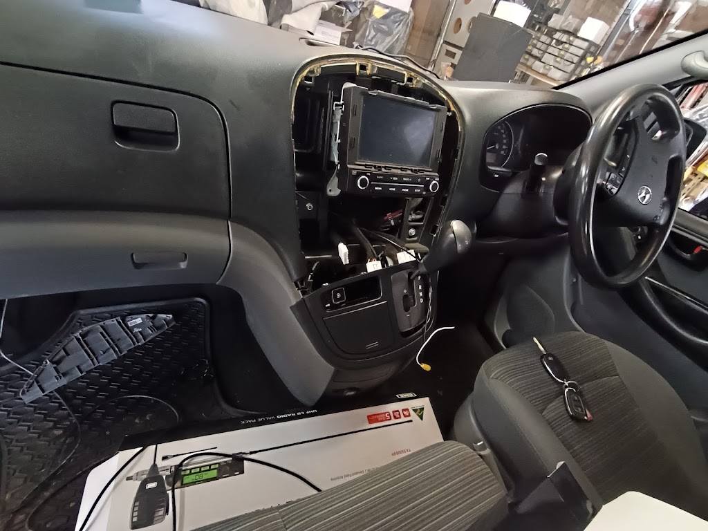 Ultimate Accessory Installation | 8 Greenvale St, Fairfield West NSW 2165, Australia | Phone: 0469 338 899