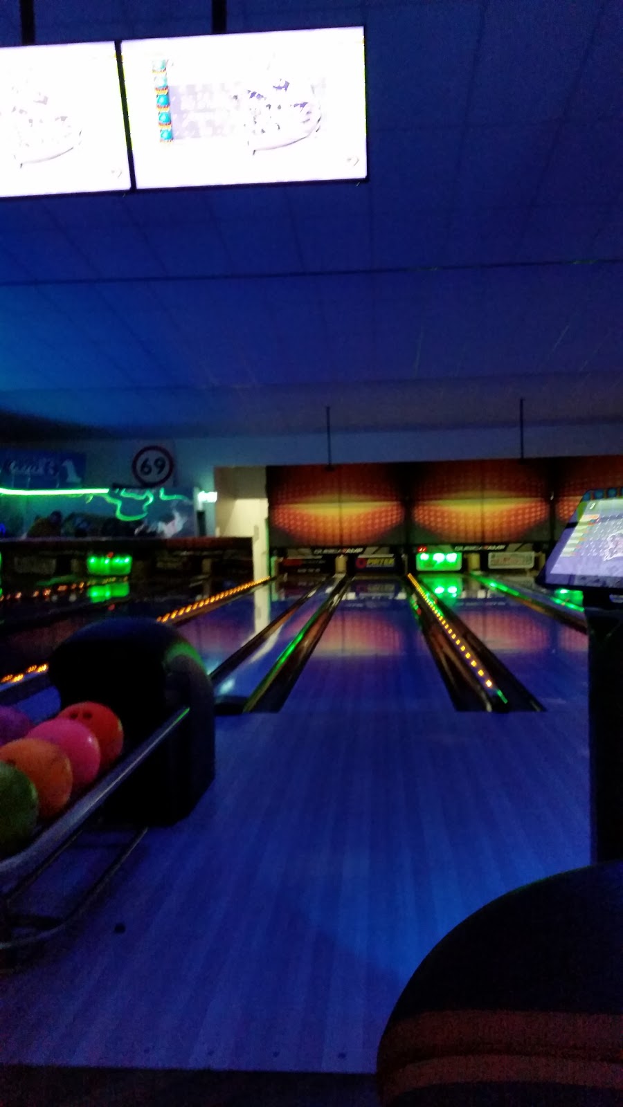 Game On Muswellbrook | bowling alley | 5 Mill St, Muswellbrook NSW 2333, Australia | 0265262222 OR +61 2 6526 2222