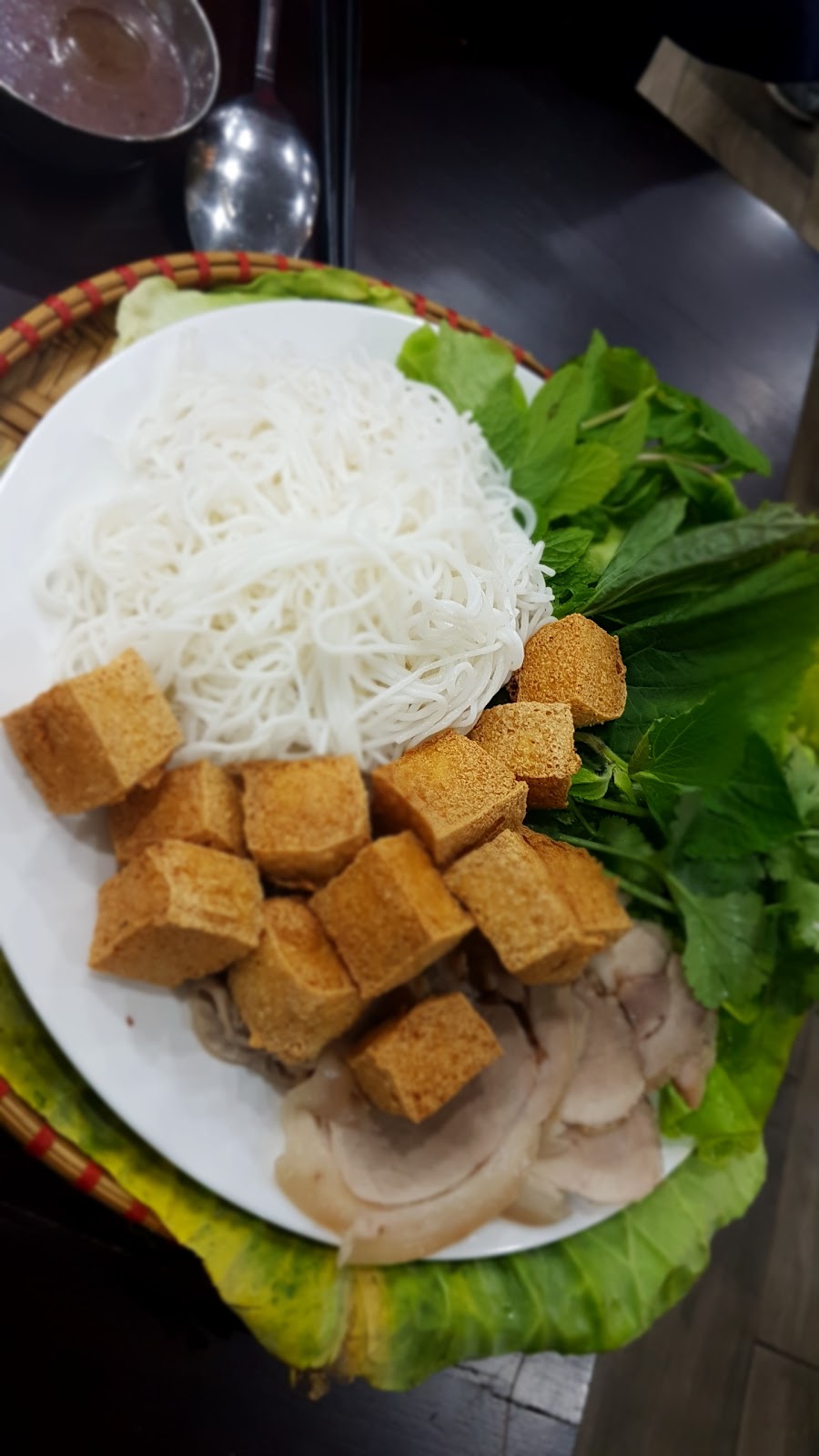 Mẹt Quán | restaurant | 212 Canley Vale Rd, Canley Heights NSW 2166, Australia | 0297261933 OR +61 2 9726 1933