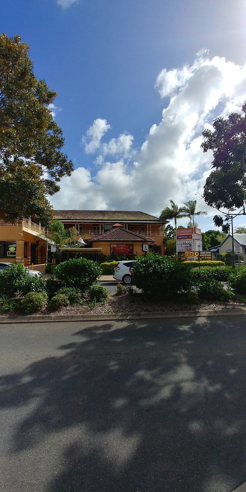 Royal Mail Hotel | 120 Poinciana Ave, Tewantin QLD 4565, Australia | Phone: (07) 5447 1102