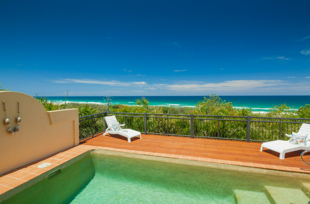 The View Beach House | lodging | 11 Crusoe Ct, Castaways Beach QLD 4567, Australia | 0437624277 OR +61 437 624 277