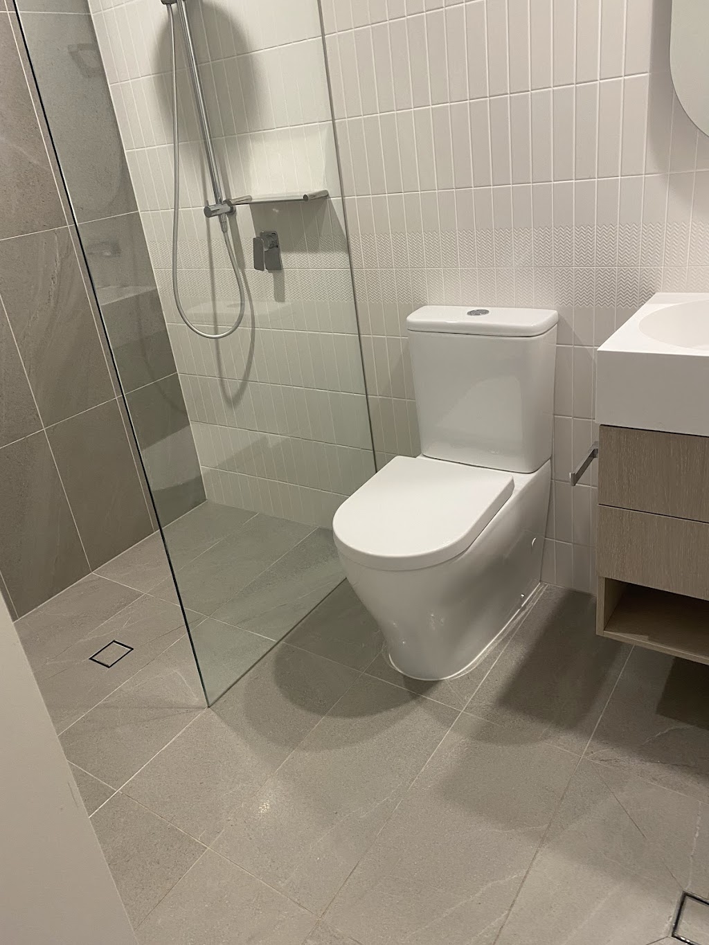 Hans5star cleaning | 39 Marble Arch Pl, Arundel QLD 4214, Australia | Phone: 0415 229 318