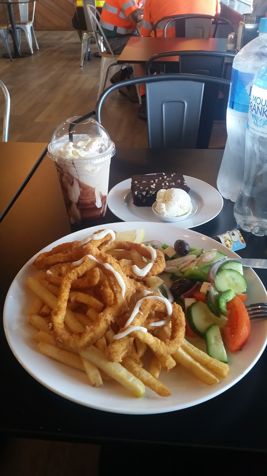 The Island Port Cafe | cafe | Port of Brisbane QLD 4178, Australia | 0738952771 OR +61 7 3895 2771